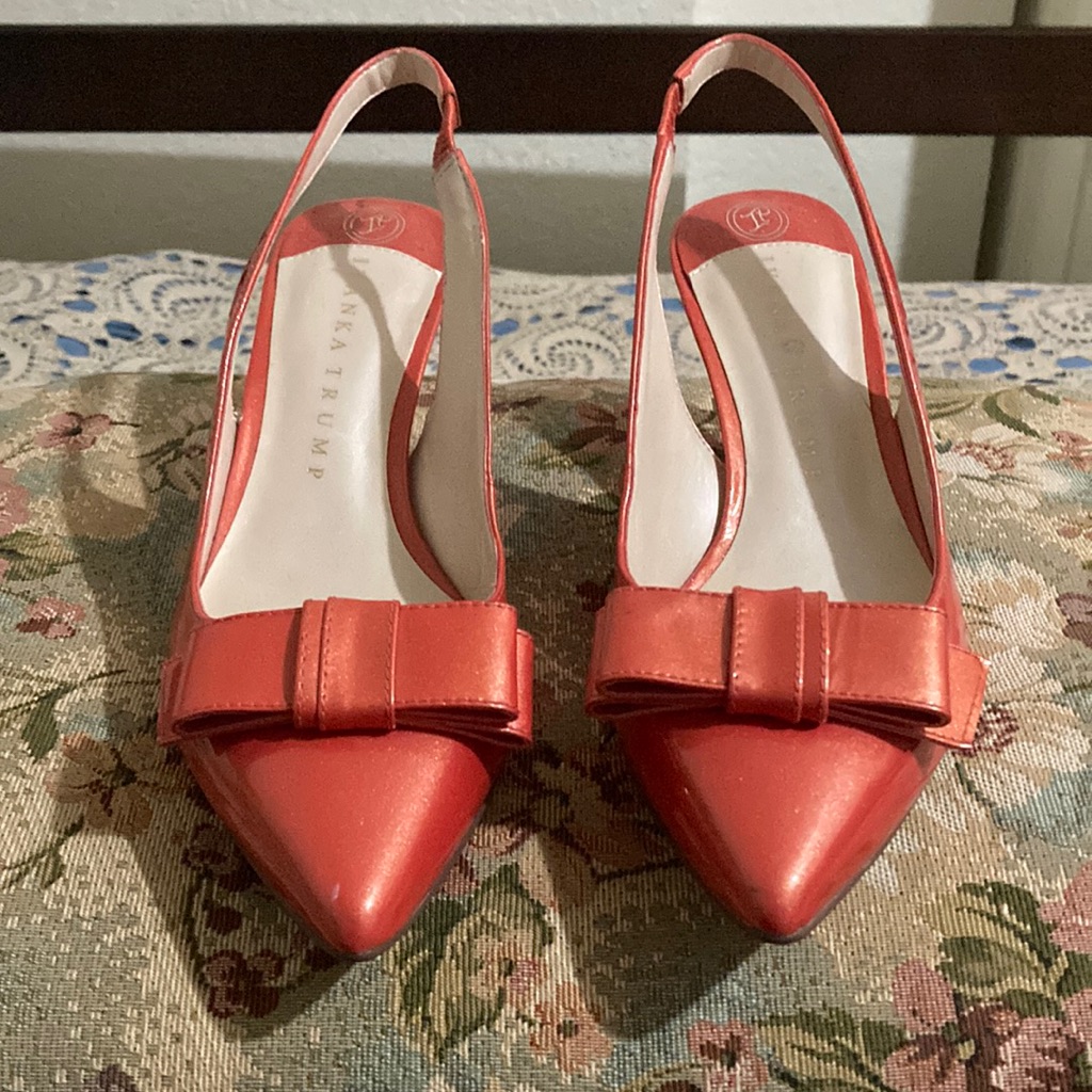 Ivanka Trump Orange "Itliorah" Patent Leather Bow 6m Heels